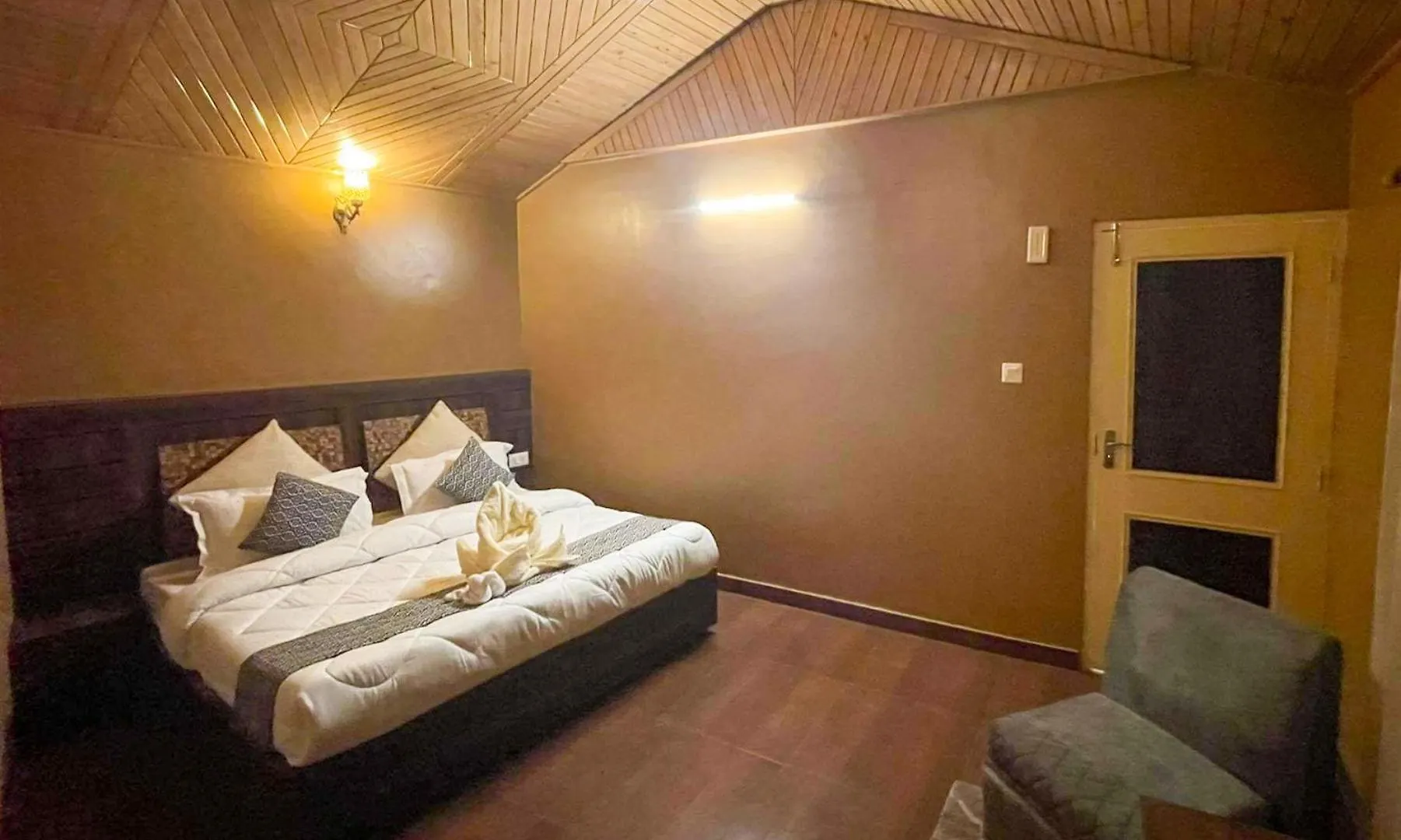 Uptown Boutique Homes - Room 1 Shimla
